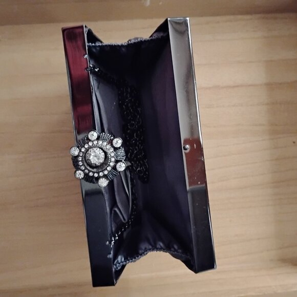 Clutches_&_Wristlets
